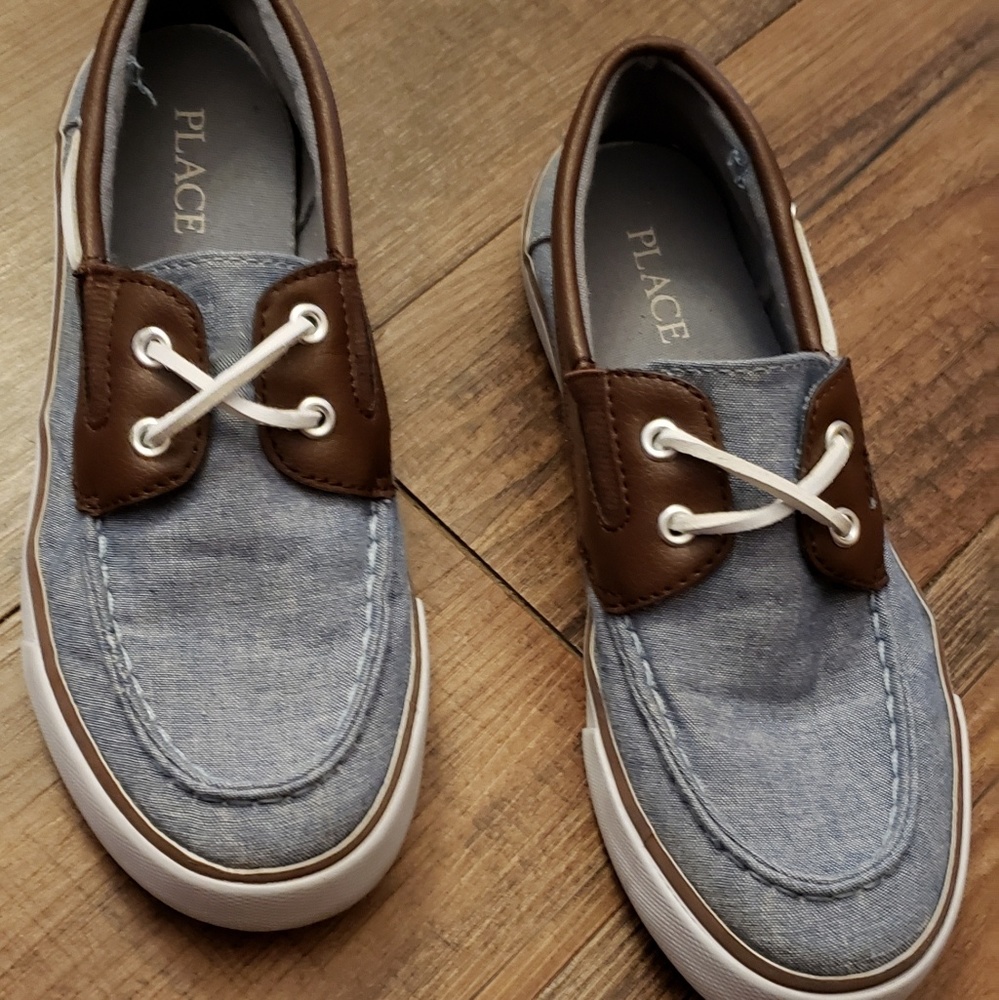 Big Boys size 4 Boat Shoes